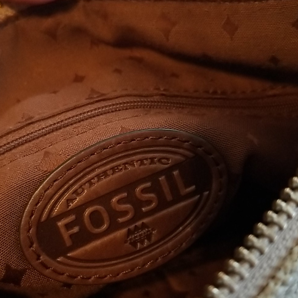 CLOSING SALE FOSSIL Explorer Crossbody - Picture 9 of 14